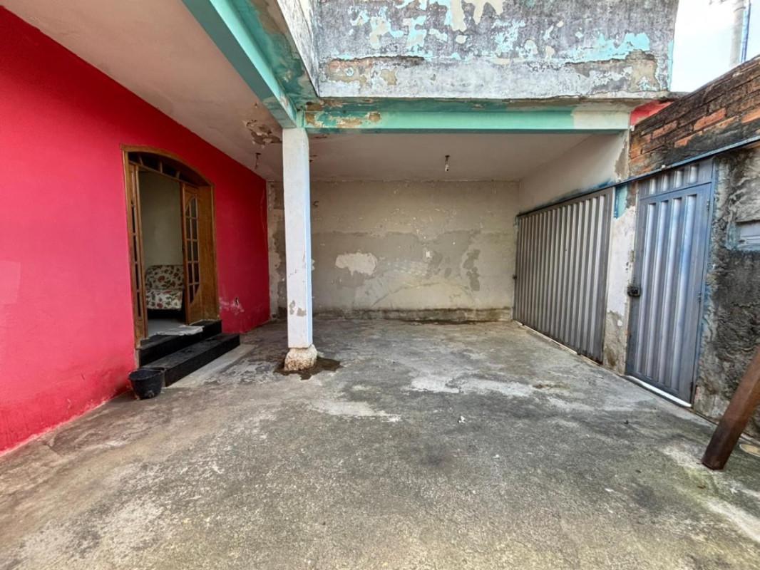 Casa, Cachoeirinha, 3 Quartos, 12 Vagas, 1 Suíte