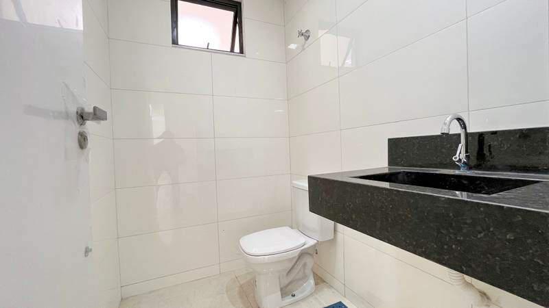 Casa, Santa Branca, 3 Quartos, 2 Vagas, 1 Suíte