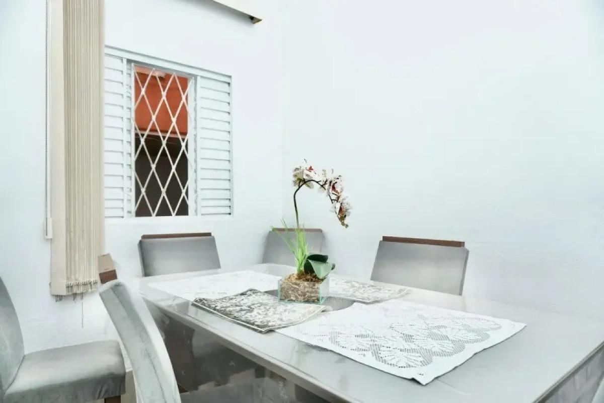 Casa, Santa Cruz, 3 Quartos, 0 Vaga, 1 Suíte