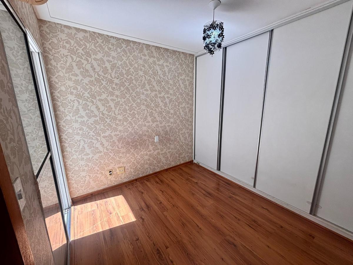 Casa, Castelo, 3 Quartos, 2 Vagas, 1 Suíte