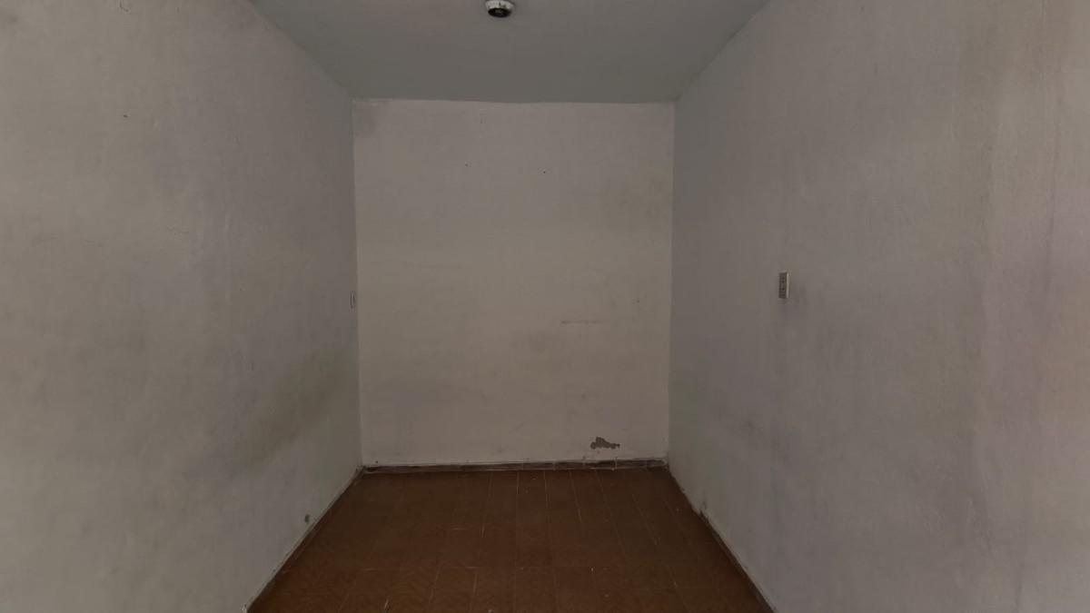 Casa, Industrial, 3 Quartos, 2 Vagas, 1 Suíte