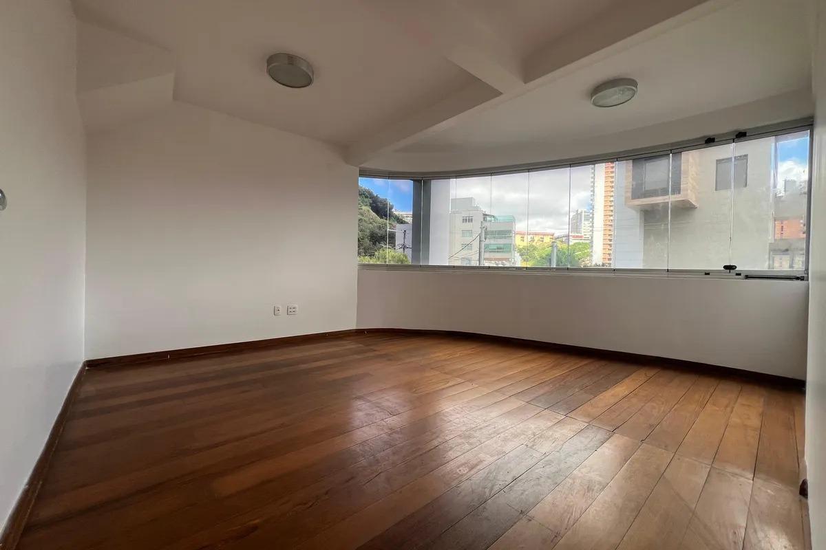 Casa, Santa Lúcia, 7 Quartos, 8 Vagas, 3 Suítes