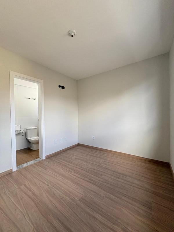 Cobertura, Tirol (barreiro), 3 Quartos, 2 Vagas, 1 Suíte