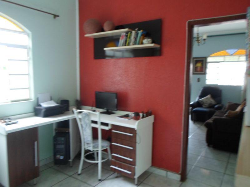 Casa, Cachoeirinha, 3 Quartos, 3 Vagas, 1 Suíte