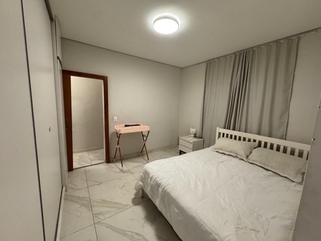 Casa, Colégio Batista, 4 Quartos, 2 Vagas, 2 Suítes