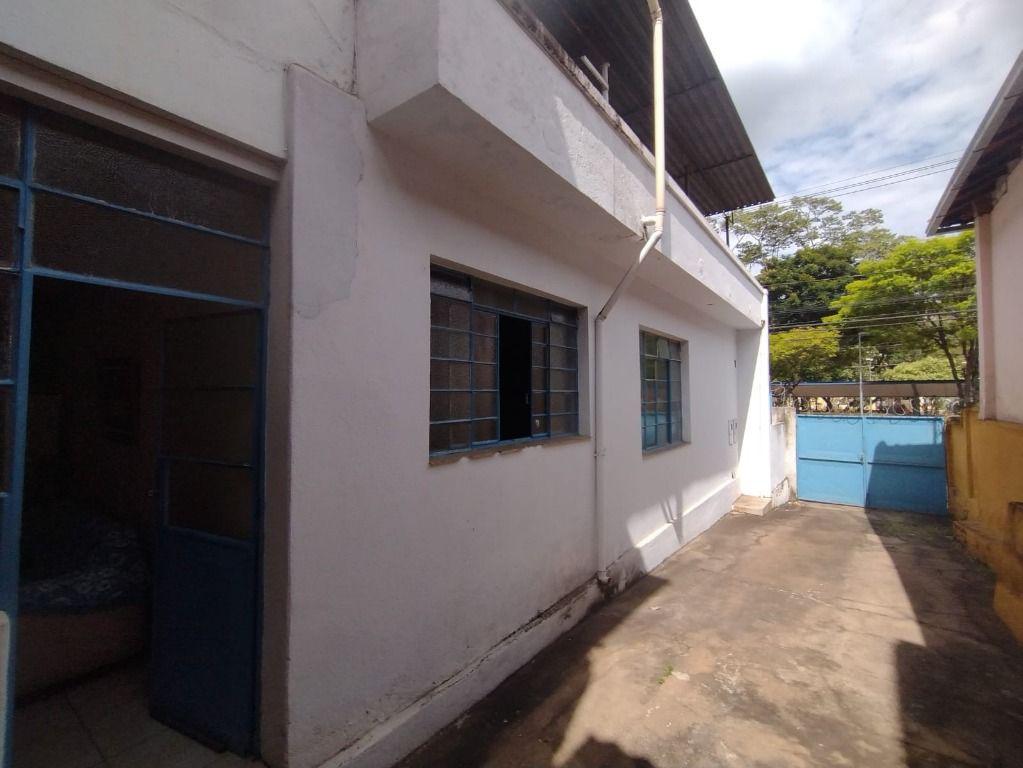 Casa, Centro, 7 Quartos, 0 Vaga