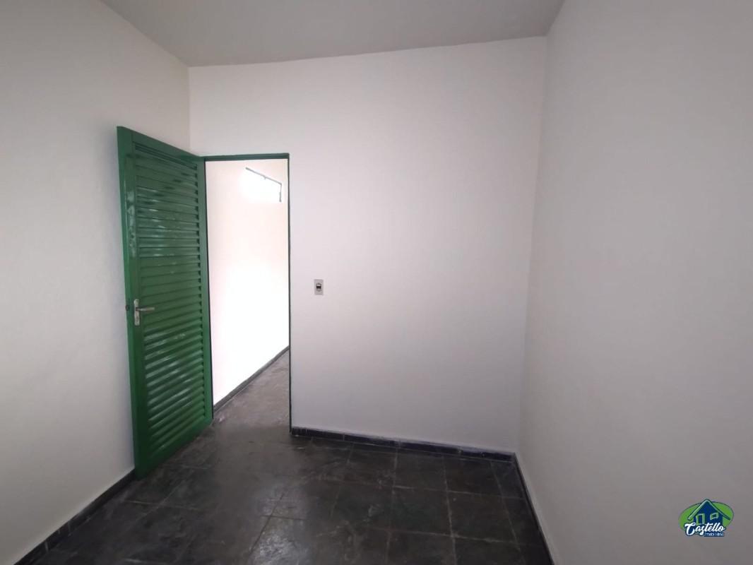 Casa, Nova Esperança, 7 Quartos, 0 Vaga