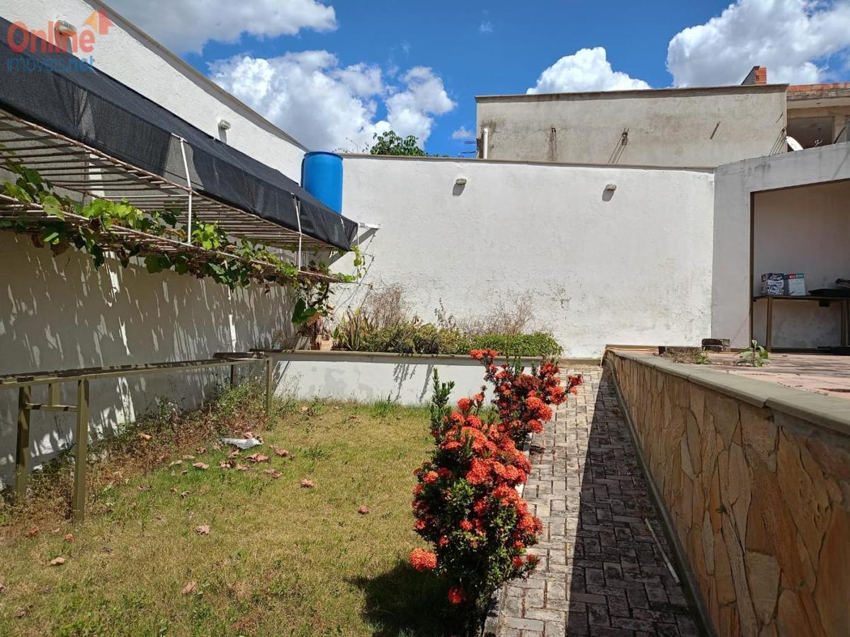 Casa, Dom Pedro I, 1 Quarto, 0 Vaga, 0 Suíte