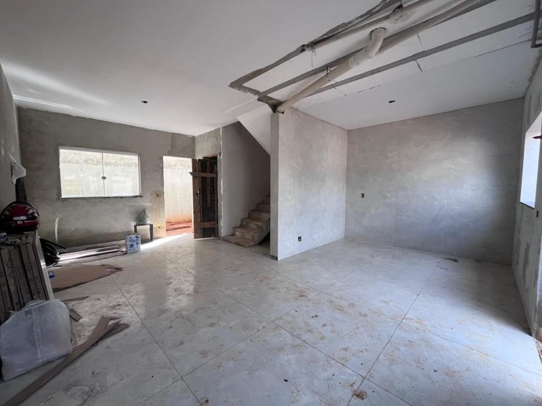 Casa, Centro, 3 Quartos, 2 Vagas, 1 Suíte