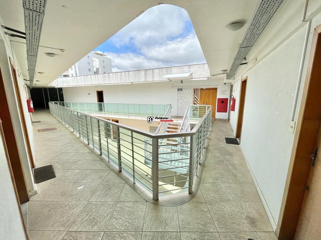 Sala, Liberdade, 0 Quarto, 13 Vagas