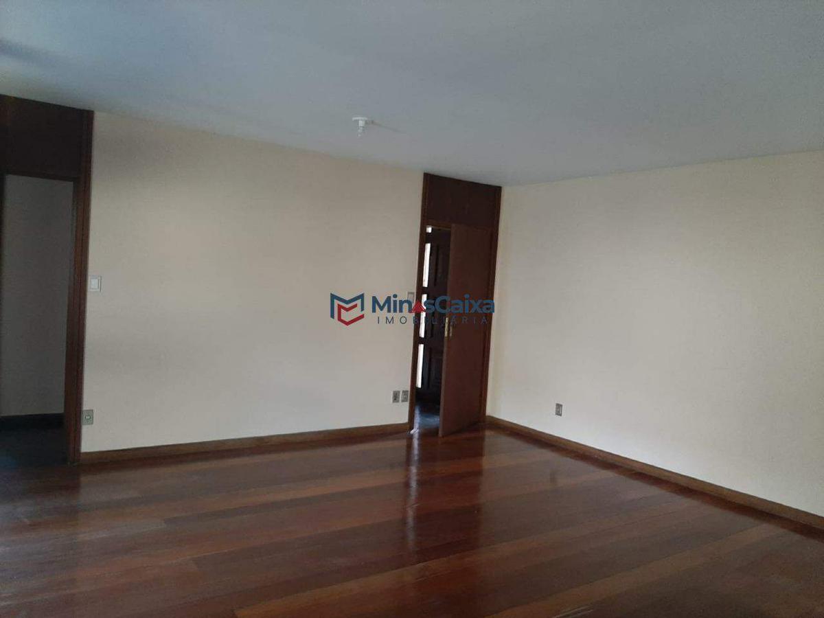 Casa, Centro, 4 Quartos, 4 Vagas, 1 Suíte
