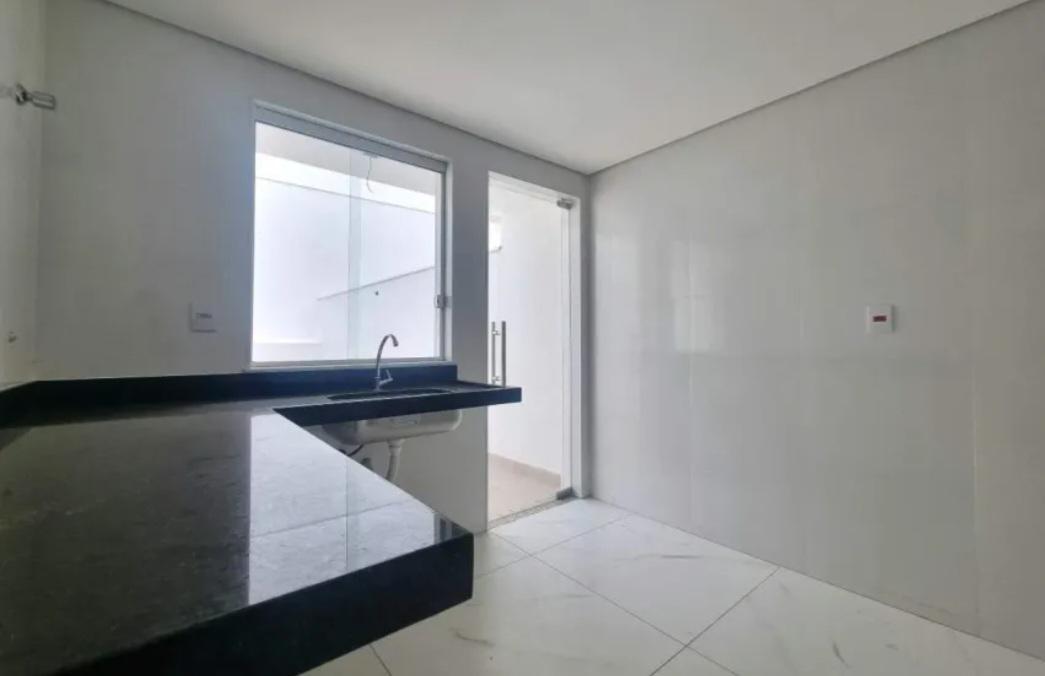 Casa, Santa Branca, 2 Quartos, 2 Vagas, 2 Suítes
