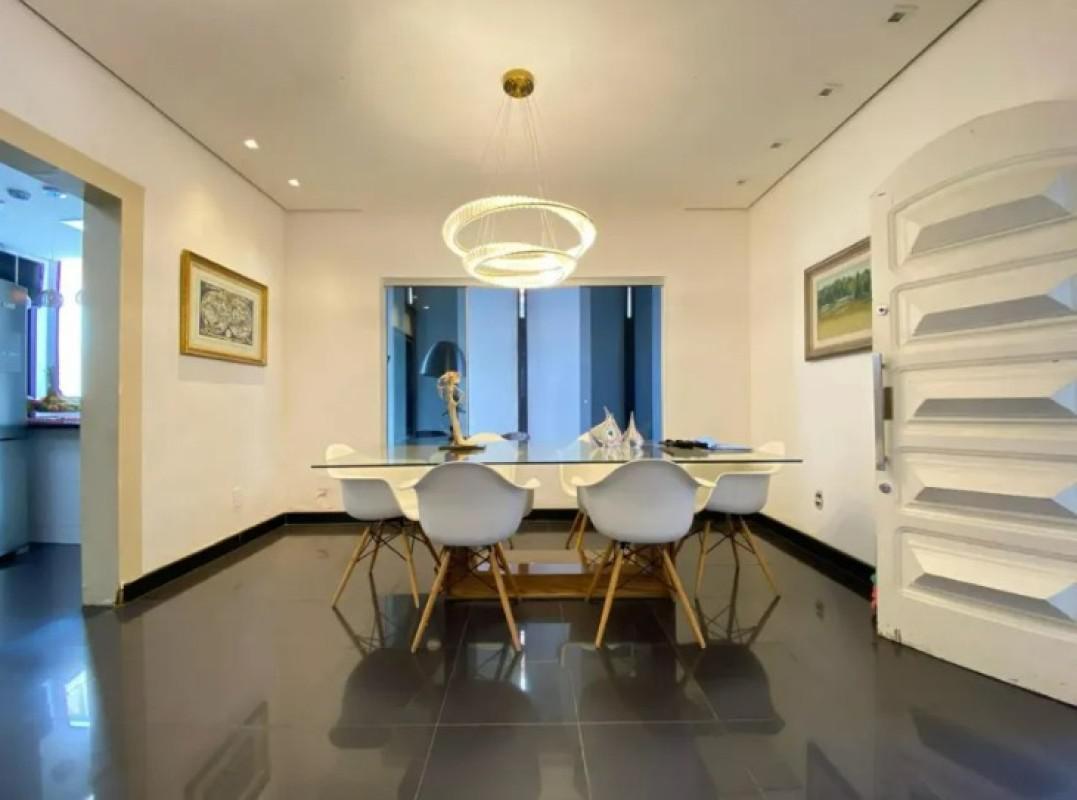 Casa, Planalto, 4 Quartos, 5 Vagas, 2 Suítes