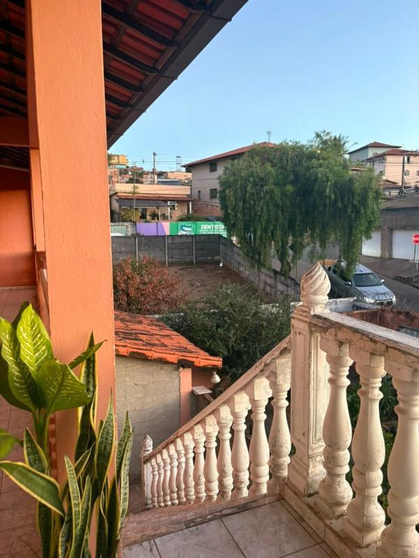 Casa, Tirol (barreiro), 3 Quartos, 3 Vagas, 1 Suíte