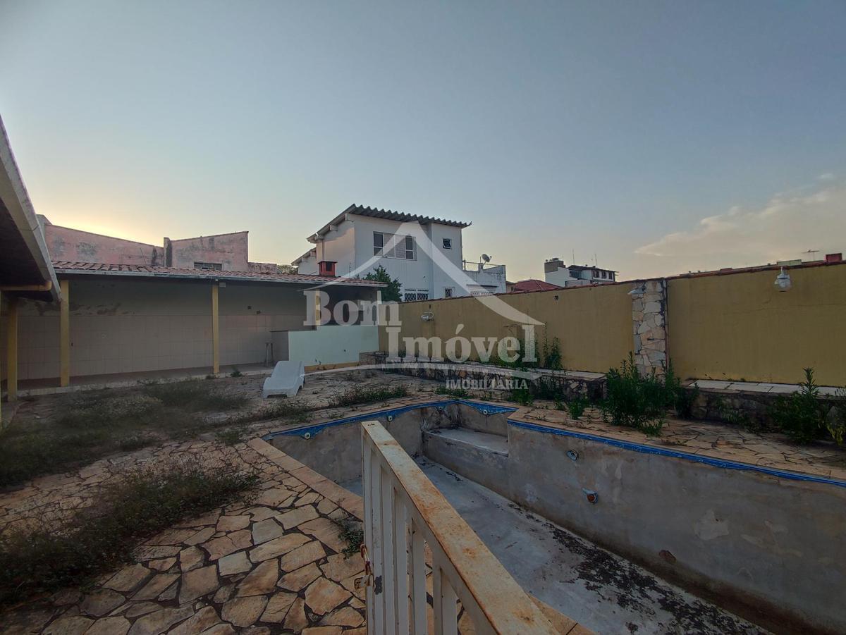 Casa, Centro, 4 Quartos, 1 Vaga, 1 Suíte