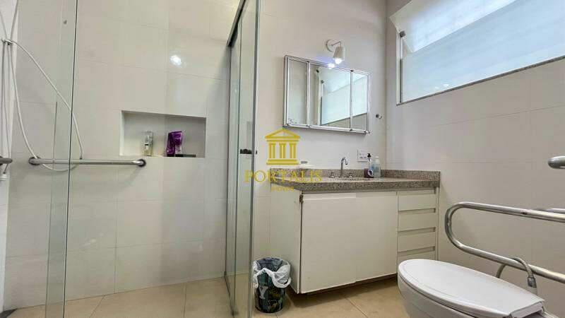 Casa, Serra, 7 Quartos, 8 Vagas, 2 Suítes