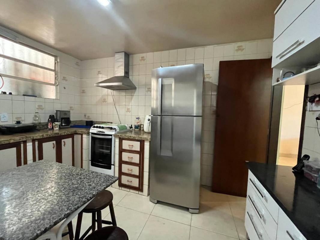 Casa, Alípio de Melo, 3 Quartos, 4 Vagas, 1 Suíte