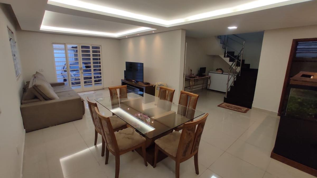 Casa, Cabral, 4 Quartos, 10 Vagas, 1 Suíte