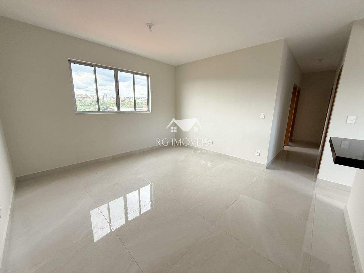 Apartamento, Barreiro, 3 Quartos, 2 Vagas, 1 Suíte