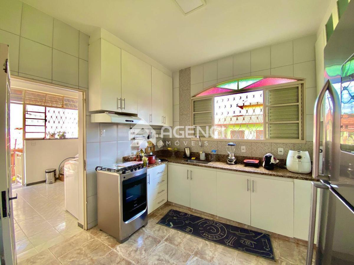 Casa, Santa Maria, 3 Quartos, 0 Vaga, 1 Suíte