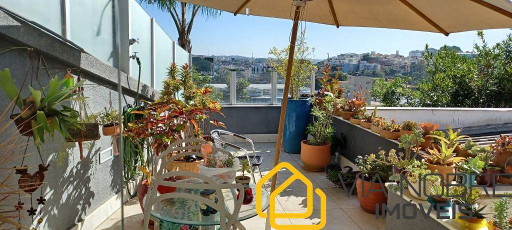 Casa, Estoril, 7 Quartos, 3 Vagas, 3 Suítes