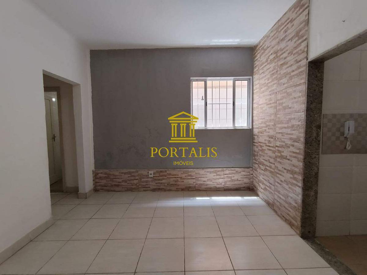 Apartamento, Floresta, 2 Quartos, 0 Vaga