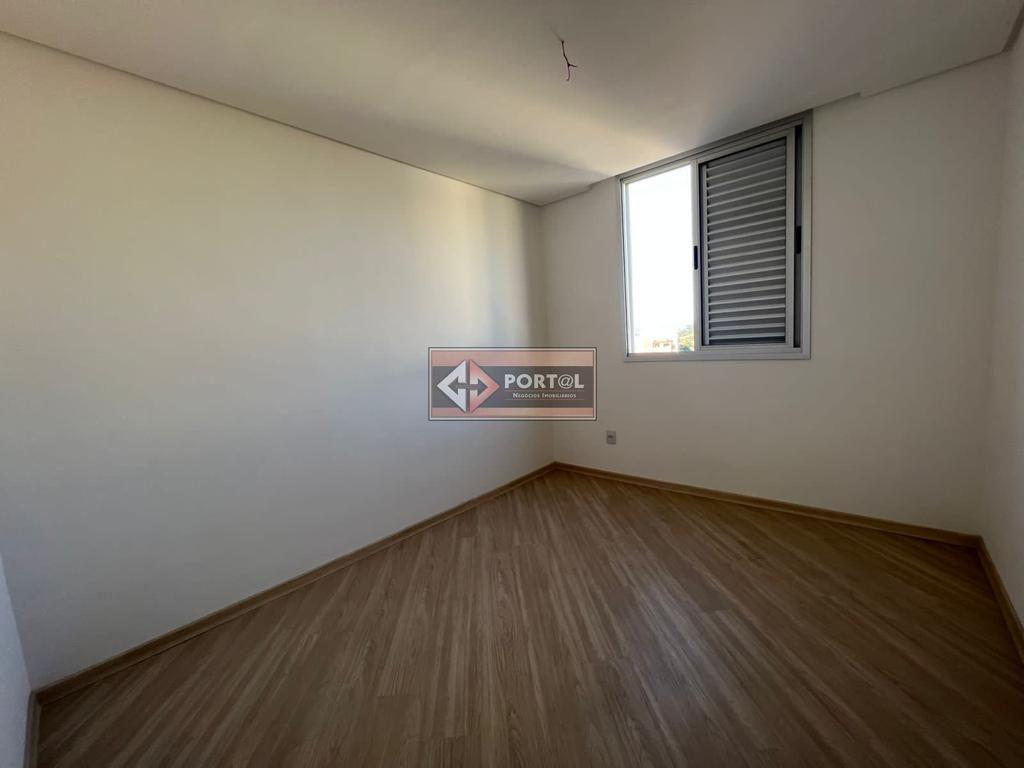 Cobertura, Ana Lúcia, 3 Quartos, 2 Vagas, 1 Suíte