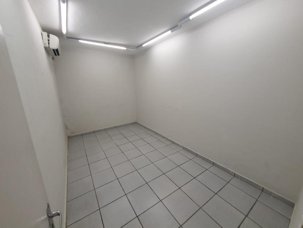 Casa Comercial, Nova Suíssa, 6 Quartos, 4 Vagas