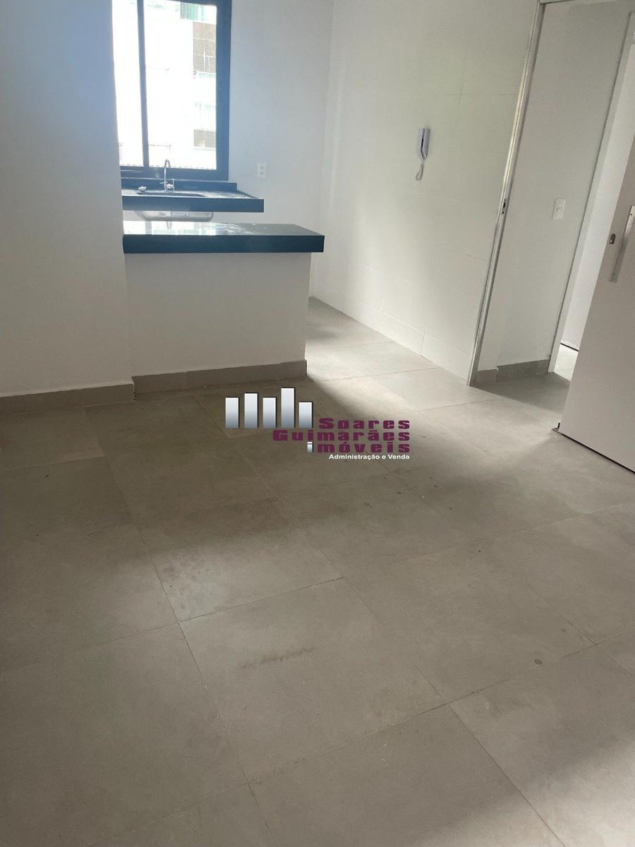 Apartamento, Sagrada Família, 2 Quartos, 1 Vaga, 1 Suíte