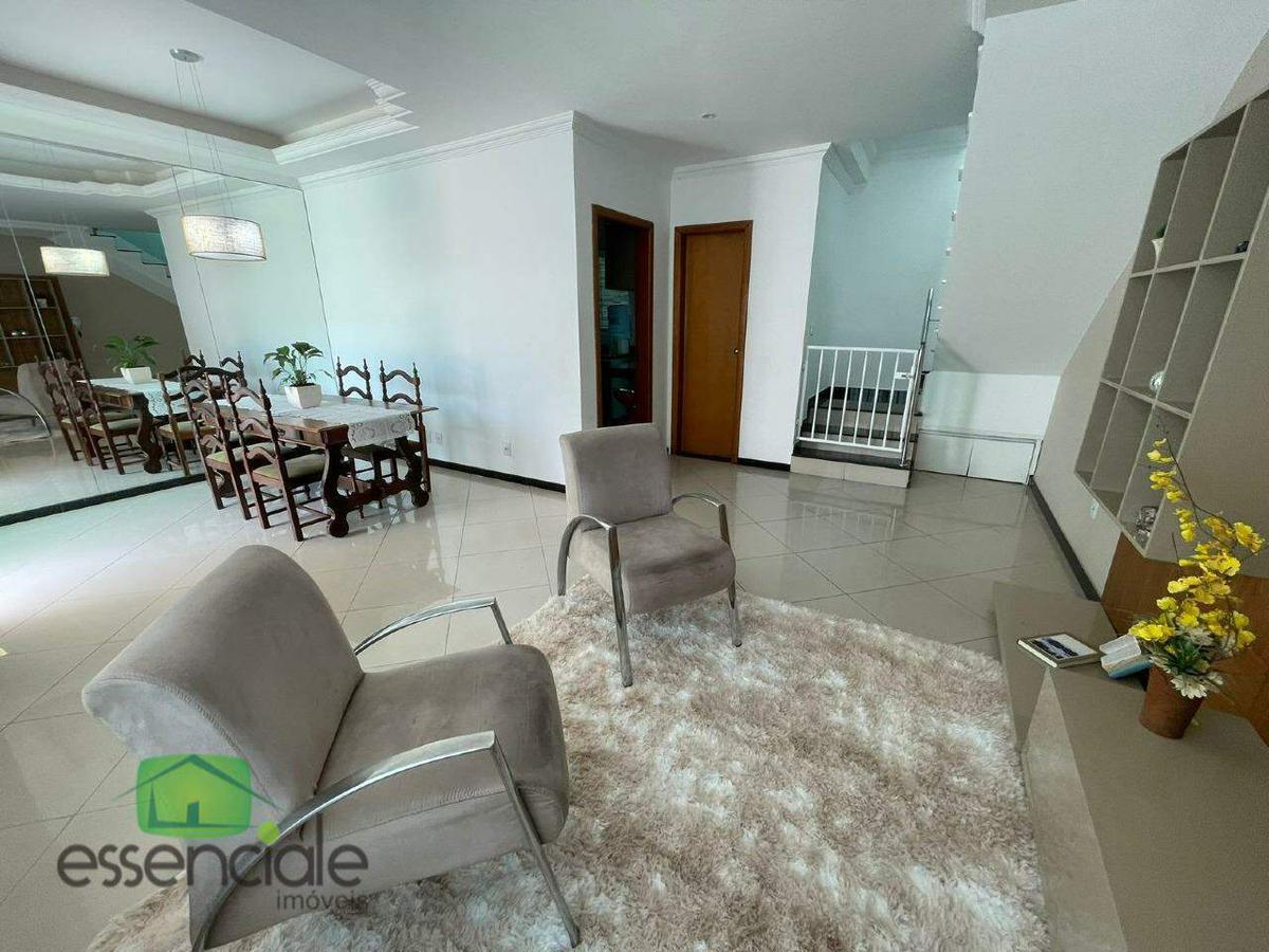 Casa, Europa, 3 Quartos, 2 Vagas, 1 Suíte