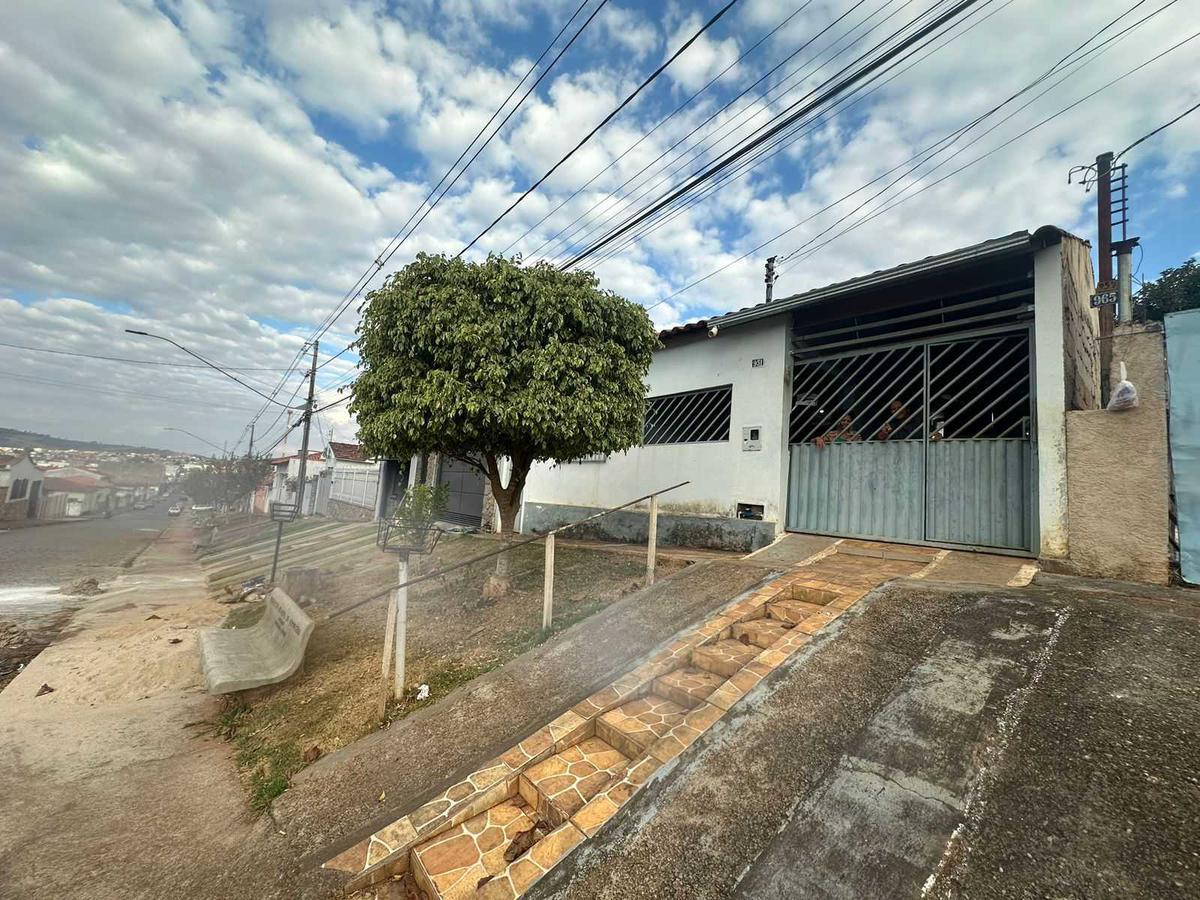 Casa, Centro, 3 Quartos, 2 Vagas