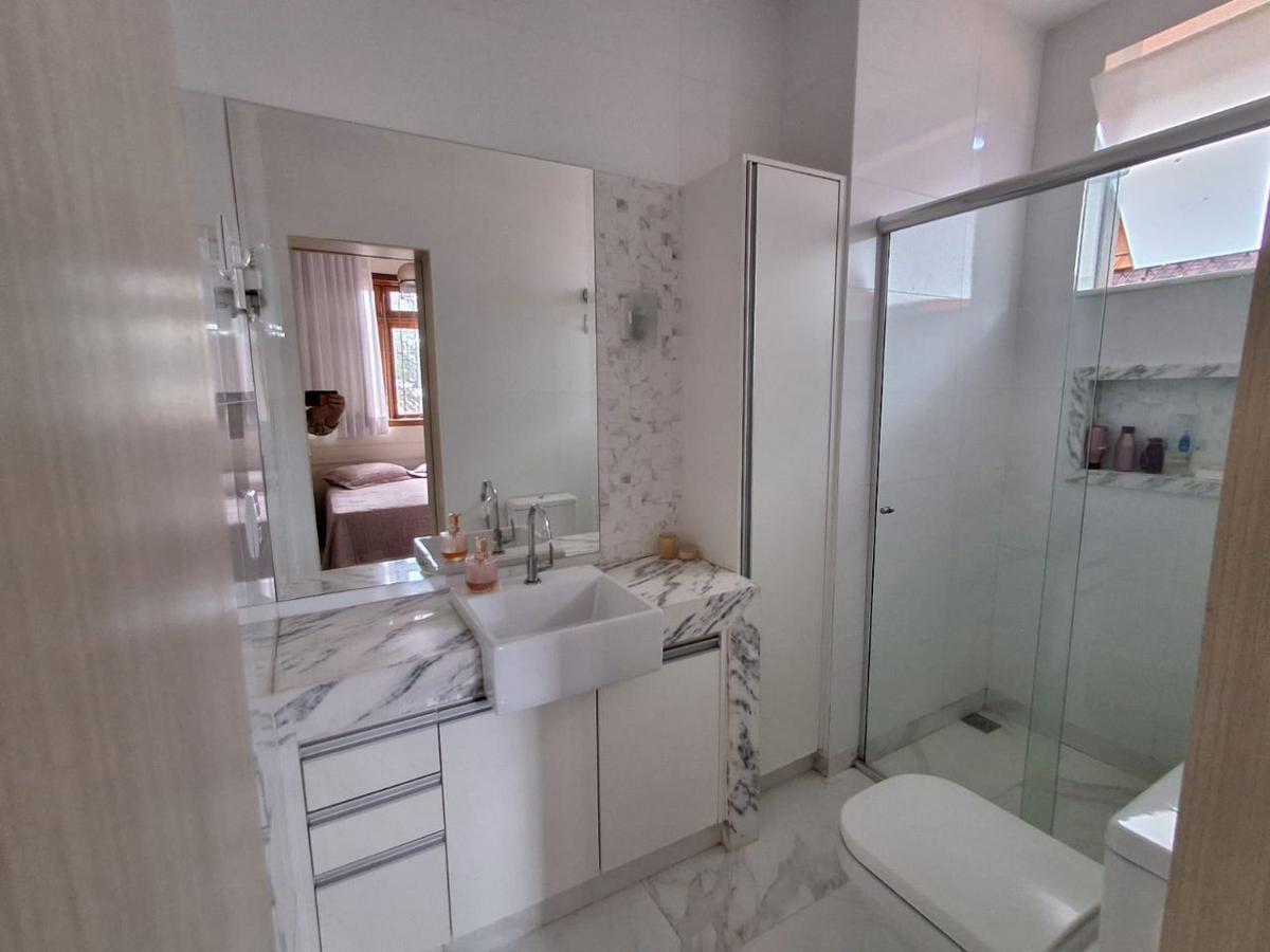 Casa, Itapoã, 5 Quartos, 3 Vagas, 2 Suítes