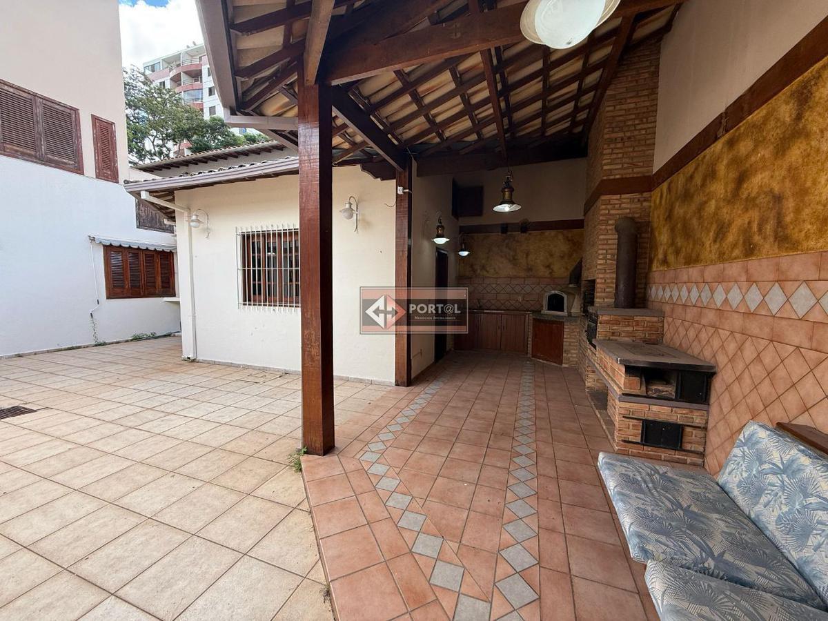 Casa Comercial, Itapoã, 5 Quartos, 4 Vagas, 2 Suítes