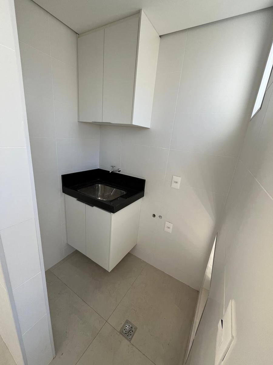 Apartamento, Floresta, 3 Quartos, 2 Vagas, 1 Suíte