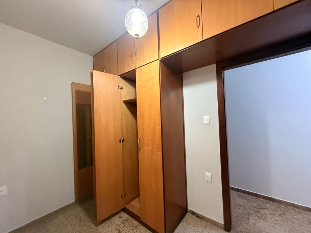Casa, Sagrada Família, 4 Quartos, 2 Vagas, 1 Suíte