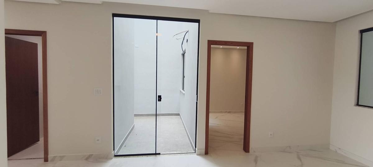 Casa, Alto Serenata, 3 Quartos, 2 Vagas, 1 Suíte