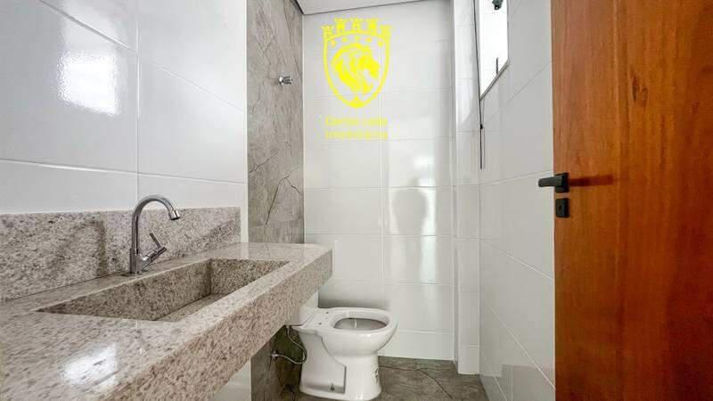 Casa, Candelária, 3 Quartos, 0 Vaga, 1 Suíte