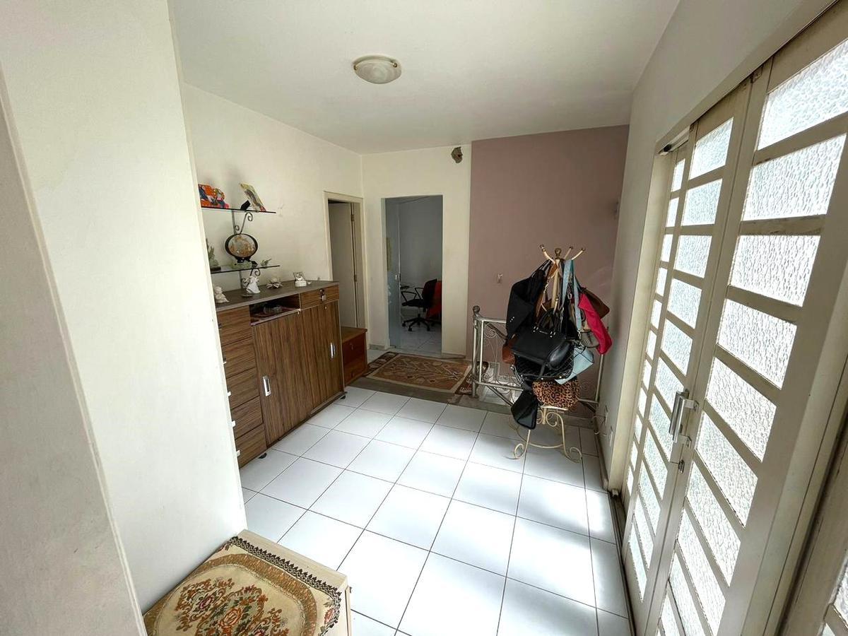 Casa, Padre Eustáquio, 4 Quartos, 0 Vaga, 2 Suítes