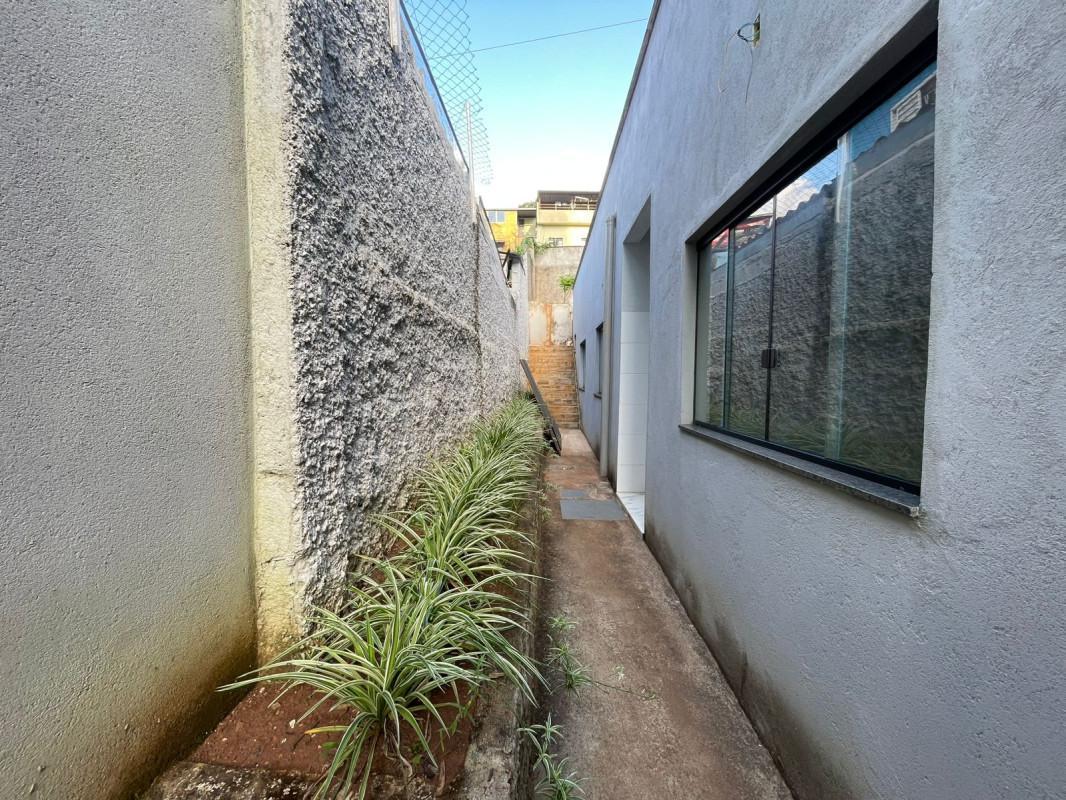 Casa, Santa Efigênia, 3 Quartos, 2 Vagas, 1 Suíte
