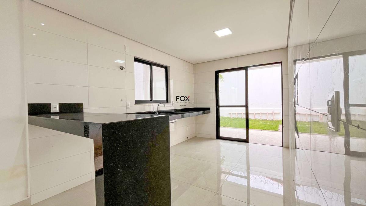 Casa, Santa Branca, 3 Quartos, 2 Vagas, 1 Suíte