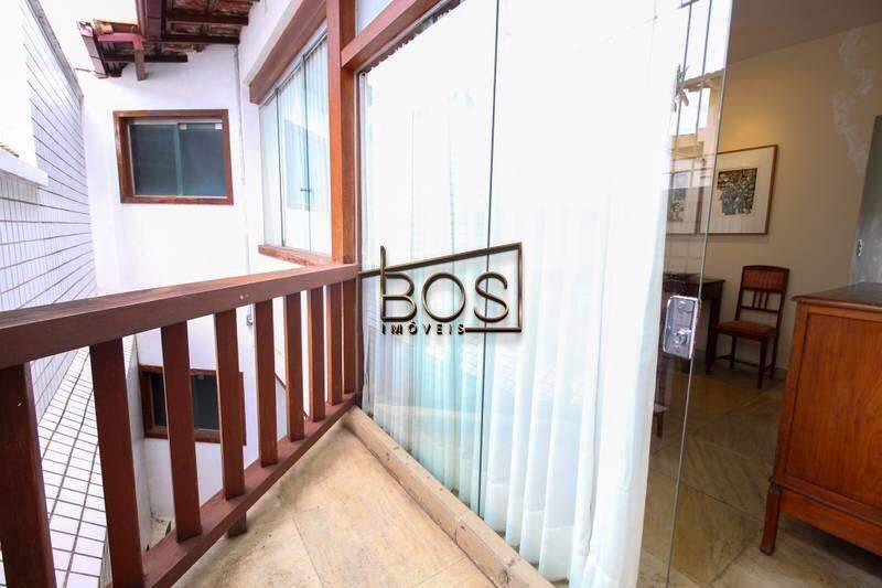 Casa, Serra, 4 Quartos, 5 Vagas, 1 Suíte