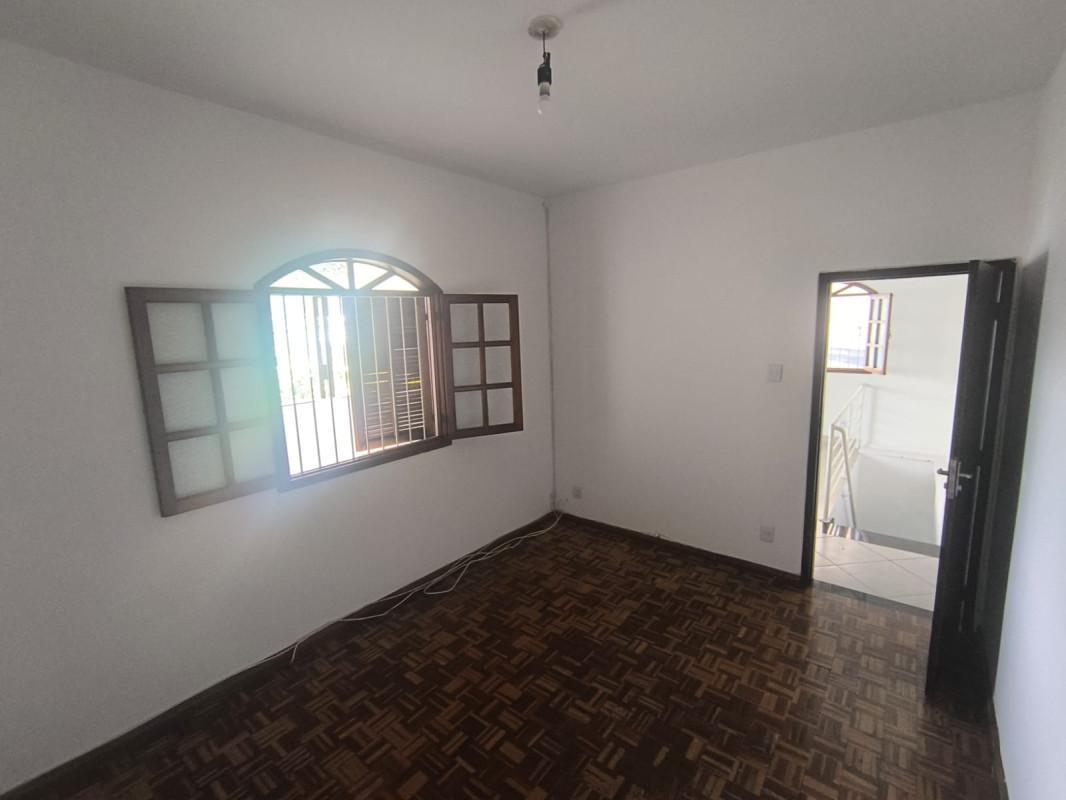 Casa, Santa Cruz, 5 Quartos, 1 Vaga, 1 Suíte