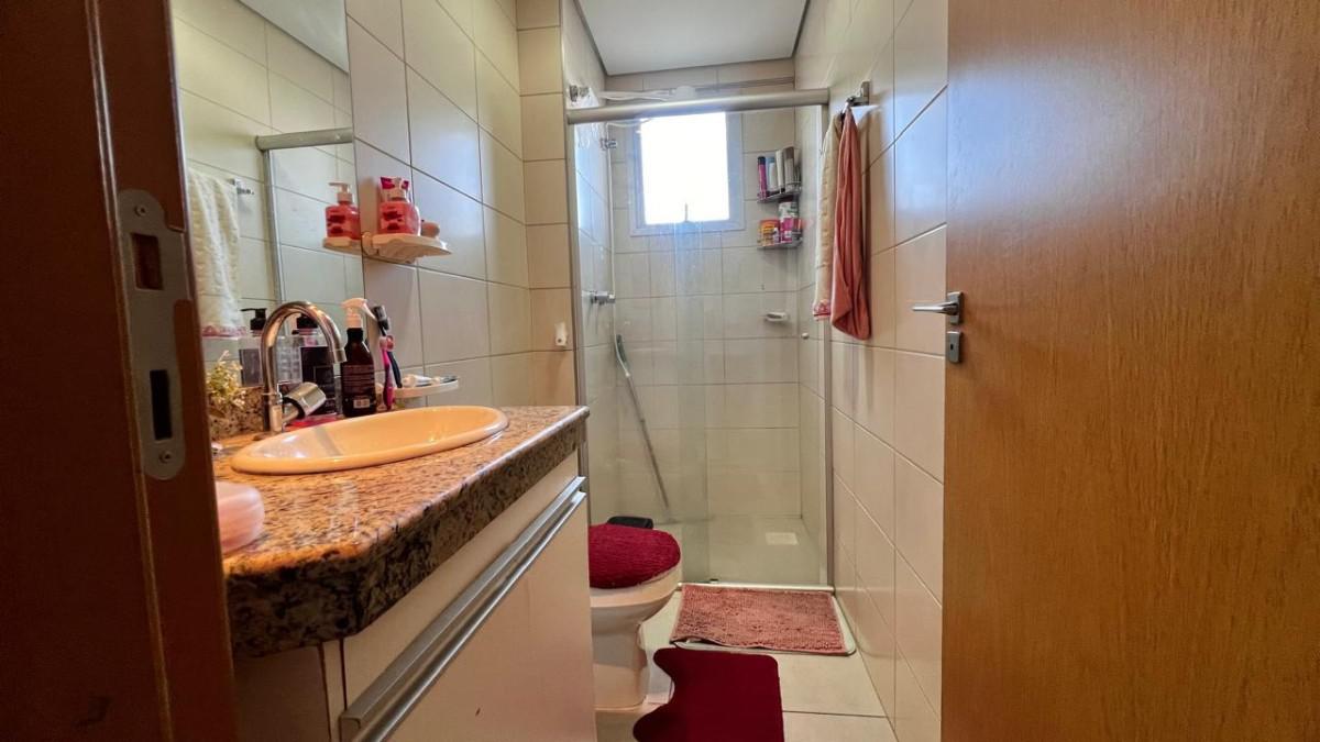 Apartamento, Santa Margarida (barreiro), 2 Quartos, 2 Vagas, 1 Suíte