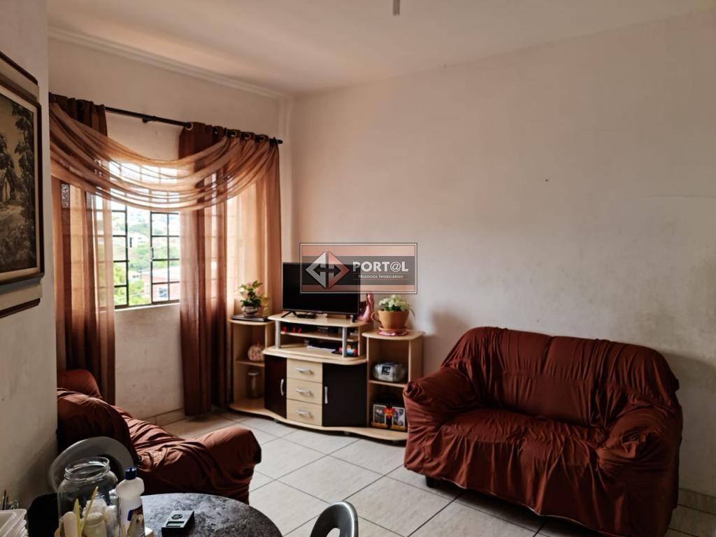 Casa Comercial, Letícia, 2 Quartos, 0 Vaga