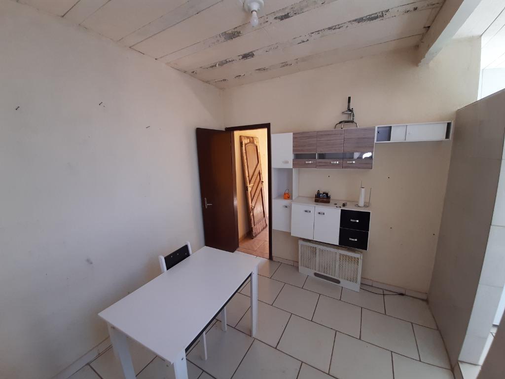 Casa, Centro, 4 Quartos, 0 Vaga, 1 Suíte