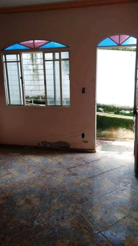 Casa, Sagrada Família, 4 Quartos, 0 Vaga, 1 Suíte