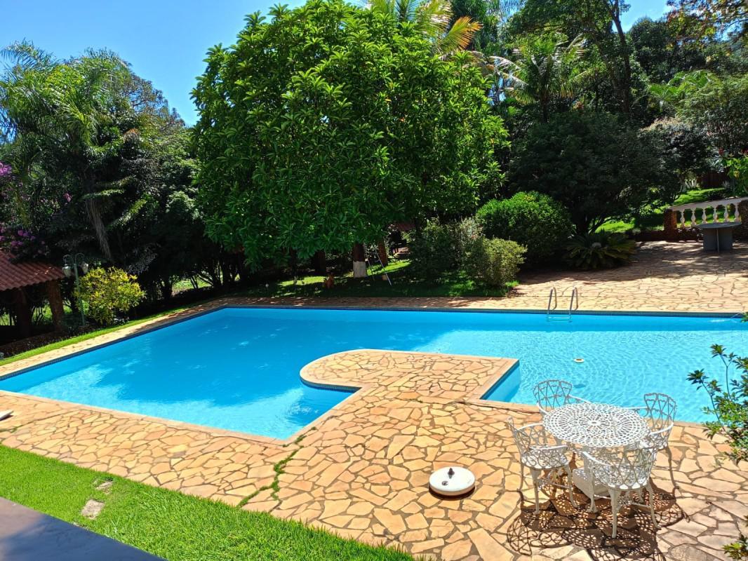 Fazenda, Ravena, 5 Quartos, 2 Vagas, 4 Suítes
