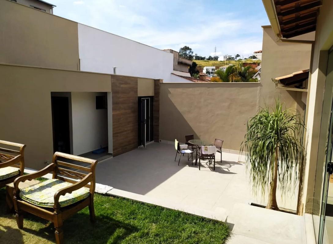 Casa, Centro, 4 Quartos, 2 Vagas, 4 Suítes