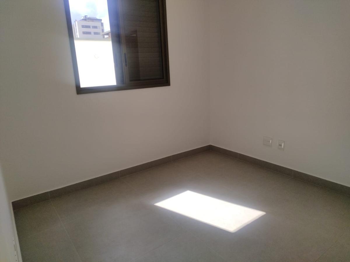 Apartamento, Sagrada Família, 2 Quartos, 2 Vagas, 1 Suíte