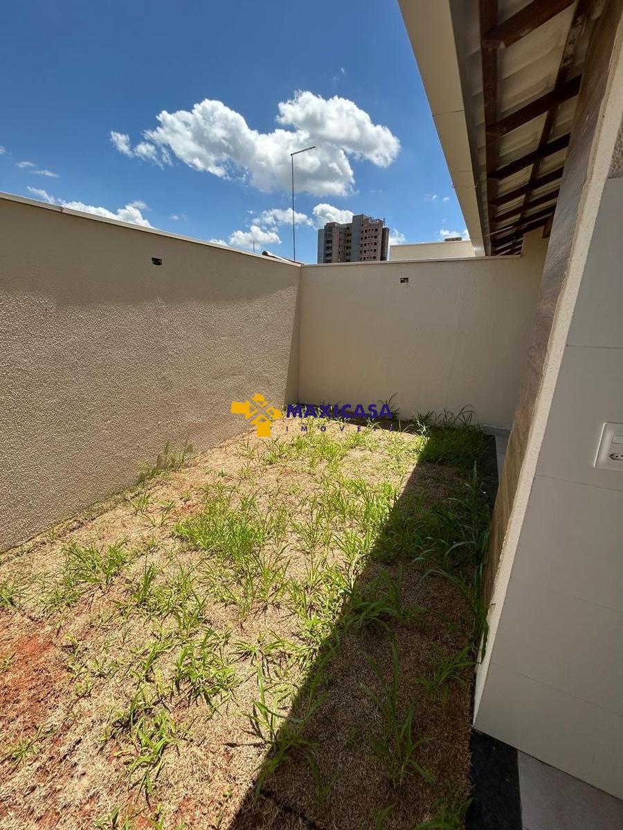 Casa, Santa Branca, 3 Quartos, 4 Vagas, 1 Suíte